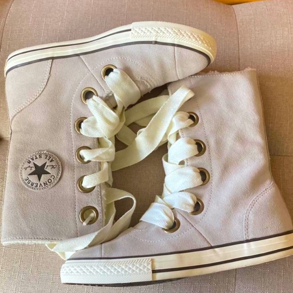 calf high converse boots. - Picture 1 of 4
